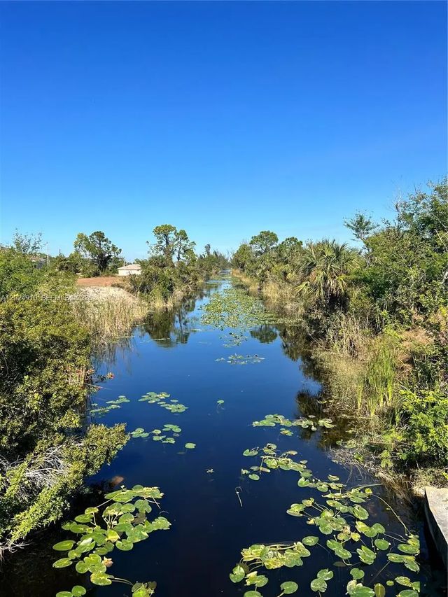 2 of 9 - 3239 Ne 9 Avenue, Cape Coral, FL