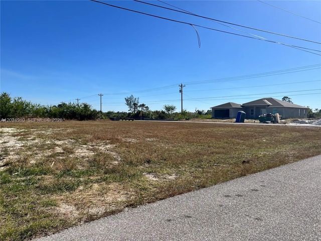 3 of 9 - 3239 Ne 9 Avenue, Cape Coral, FL