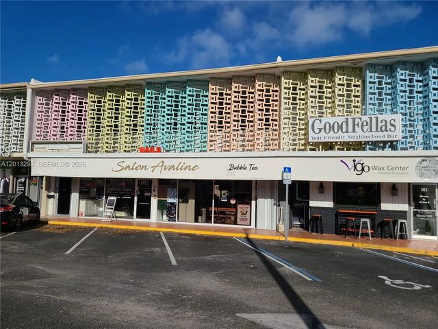 2406 E Oakland Park Boulevard, Fort Lauderdale