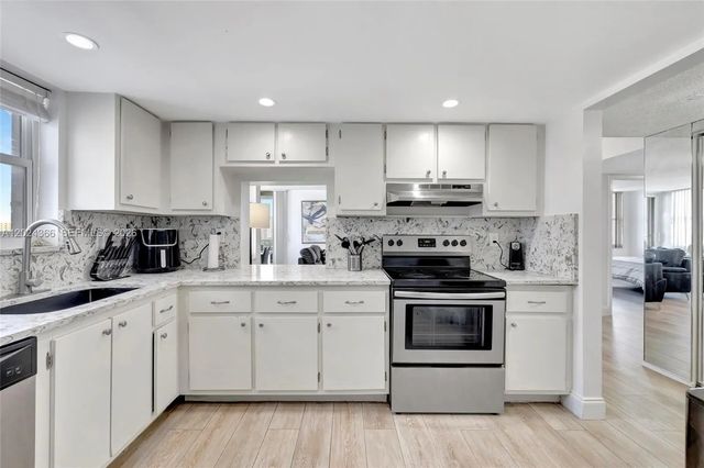 5 of 33 - 3015 N Ocean Boulevard #6a, Fort Lauderdale, FL