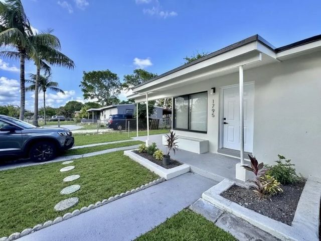 2 of 24 - 1795 Lauderdale Manor Drive, Fort Lauderdale, FL