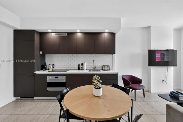 4 of 29 - 227 Ne 2nd Street #2805, Miami, FL