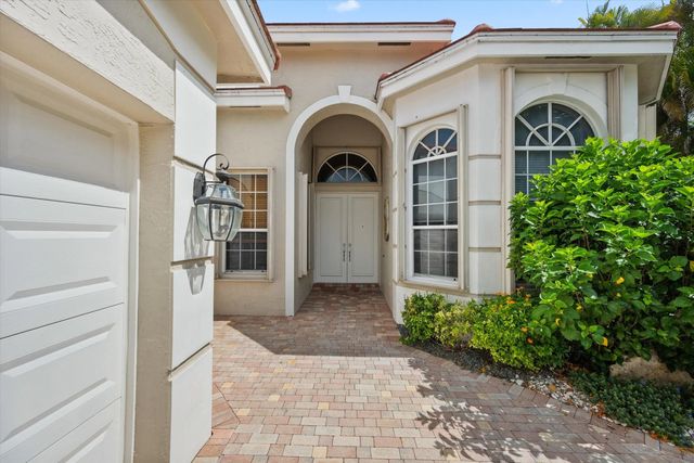 4 of 56 - 10911 Royal Devon Way, Lake Worth, FL