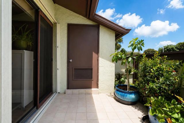 5 of 31 - 272 Beaver Dam Court, Royal Palm Beach, FL