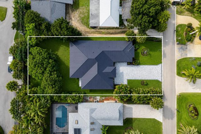 2 of 39 - 513 Sw South Carolina Drive, Stuart, FL