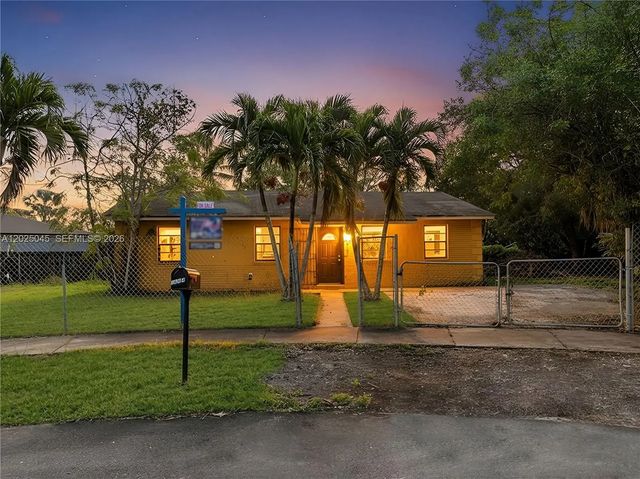 1664 Sw 2nd Court, Homestead