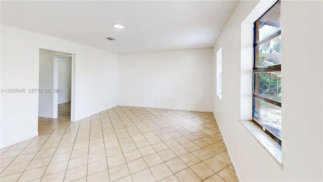 4 of 57 - 1664 Sw 2nd Court, Homestead, FL