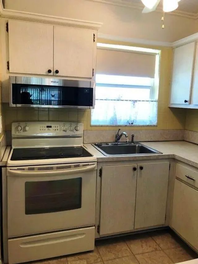1115 Lake Terrace #210, Boynton Beach
