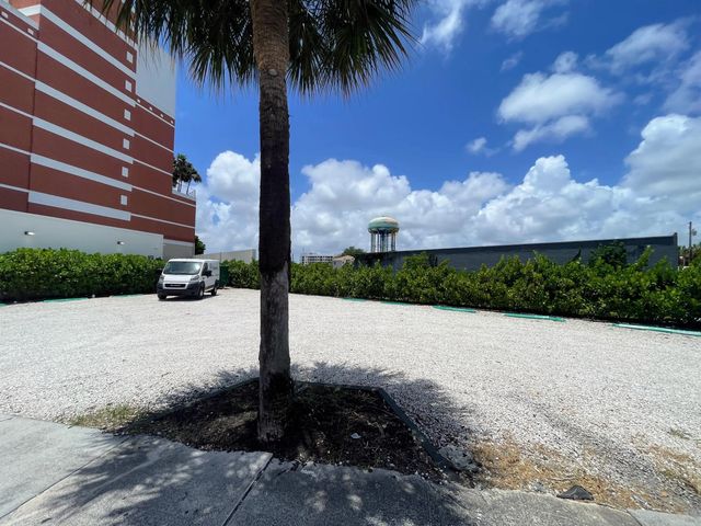 4 of 31 - 643 N Andrews Avenue, Fort Lauderdale, FL