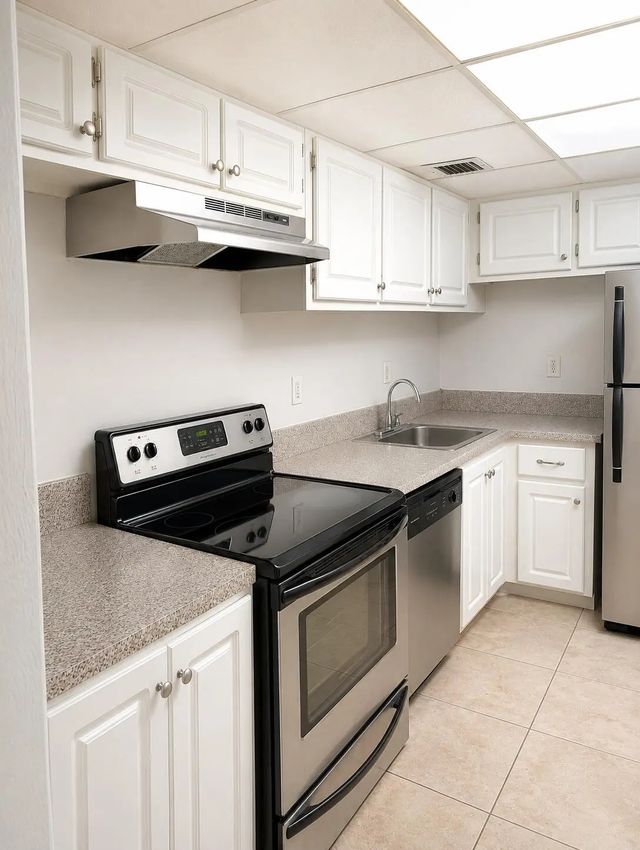 5 of 14 - 1800 Sans Souci Boulevard #424, North Miami, FL