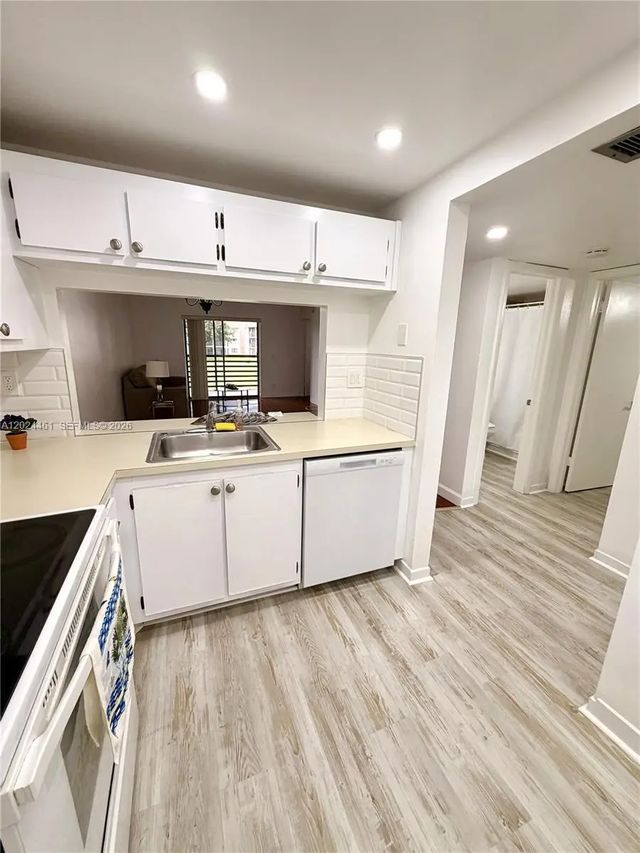 4 of 41 - 2793 Nw 104th Avenue #204, Sunrise, FL