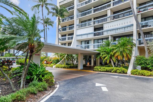 2400 Presidential Way #1006, West Palm Beach
