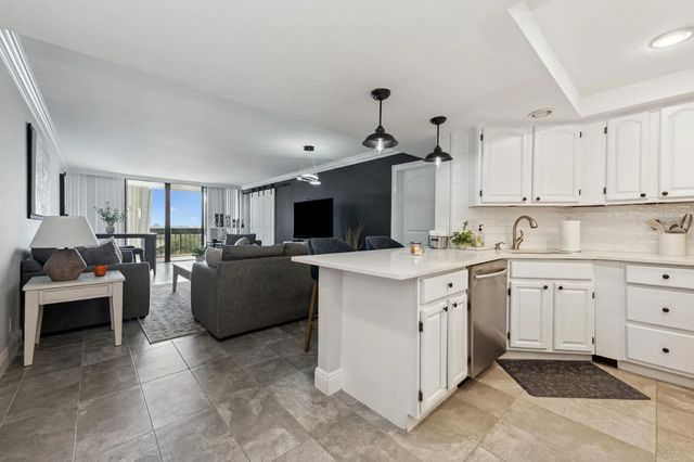 3 of 14 - 2400 Presidential Way #1006, West Palm Beach, FL