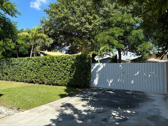 4 of 17 - 2359 Nw 32nd Street, Miami, FL