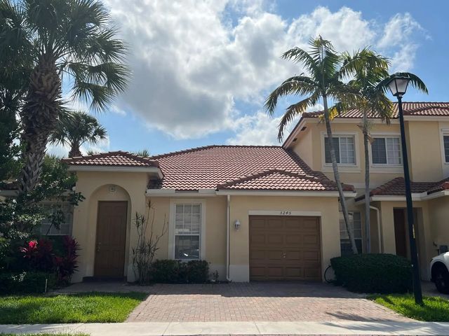 2 of 24 - 3245 Nw 31st Terrace, Oakland Park, FL