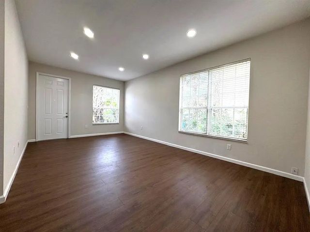 4 of 24 - 3245 Nw 31st Terrace, Oakland Park, FL