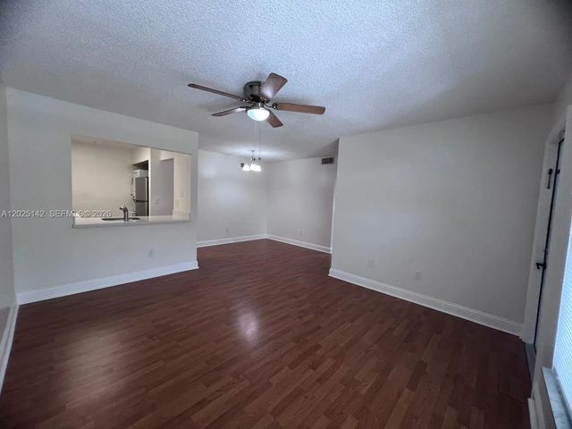4 of 15 - 2570 W 67th Place #21-2, Hialeah, FL
