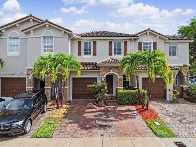 9267 Sw 220th Terrace, Cutler Bay