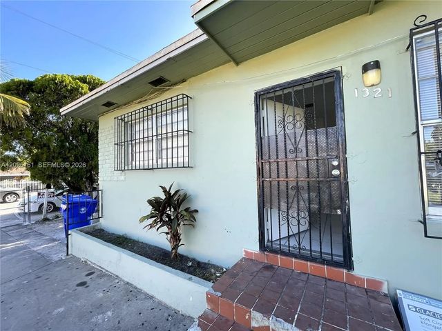 1321 Nw 28th Street, Miami