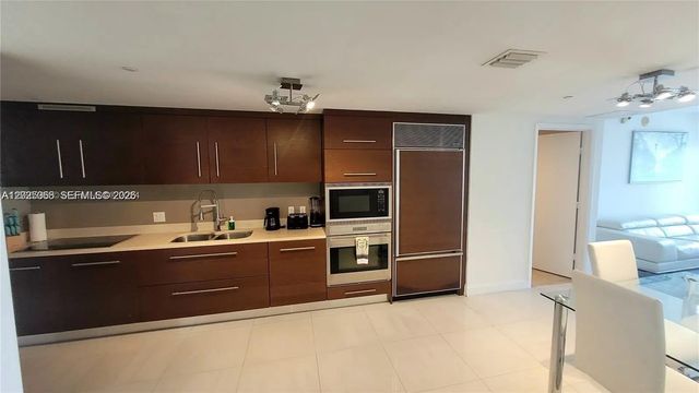 4 of 8 - 485 Brickell Avenue #2311, Miami, FL