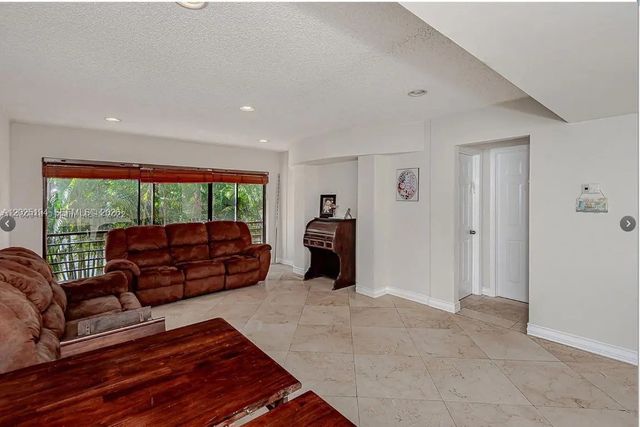 2 of 27 - 4000 N Hills Drive #29, Hollywood, FL