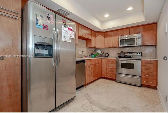 5 of 27 - 4000 N Hills Drive #29, Hollywood, FL