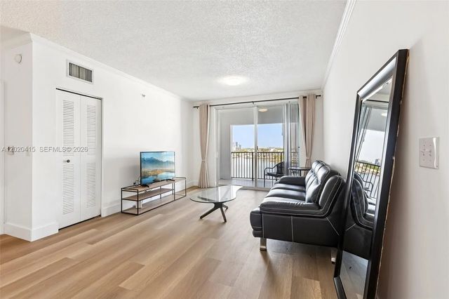 2 of 40 - 17150 N Bay Road #2808, Sunny Isles Beach, FL