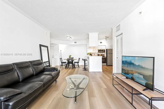 5 of 40 - 17150 N Bay Road #2808, Sunny Isles Beach, FL