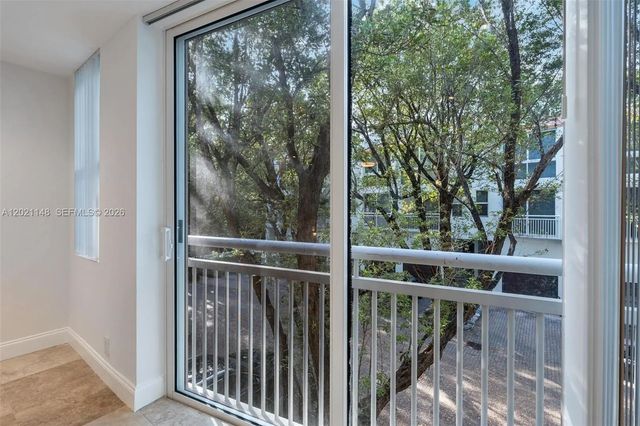 3 of 26 - 325 Meridian Avenue #5, Miami Beach, FL