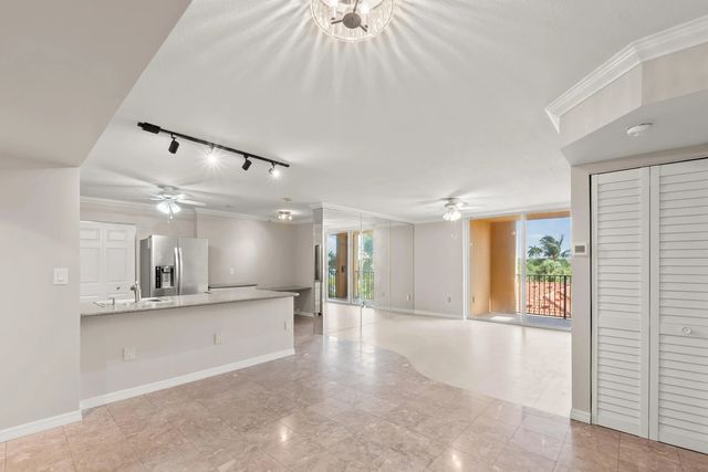 3 of 35 - 1200 Scotia Drive #403, Hypoluxo, FL