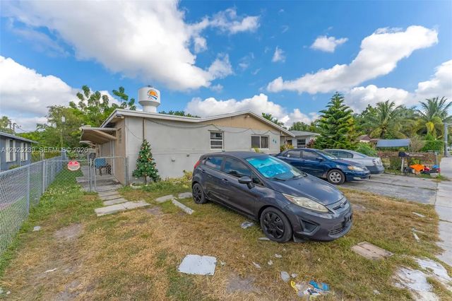 3 of 32 - 445 Nw 8th Street, Homestead, FL