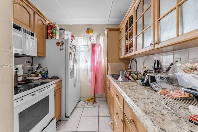 5 of 32 - 445 Nw 8th Street, Homestead, FL