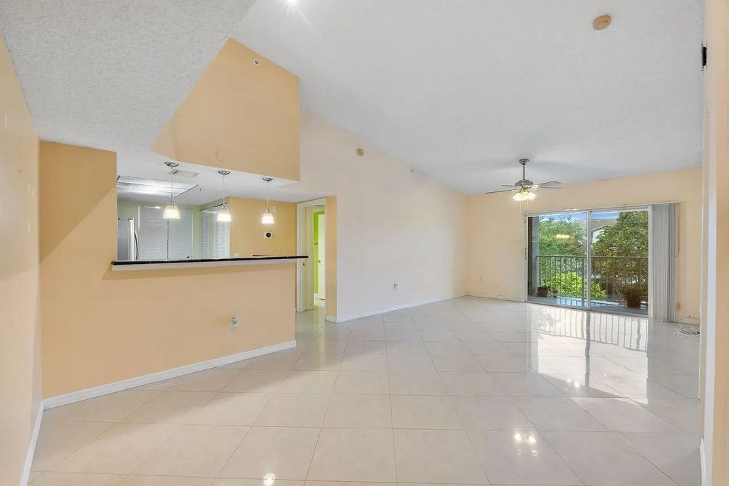 5011 Wiles Road #unit 303, Coconut Creek