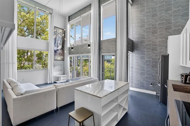 3 of 48 - 900 4th Street #6, Miami Beach, FL