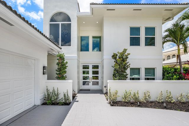3 of 51 - 9701 Spray Drive, West Palm Beach, FL