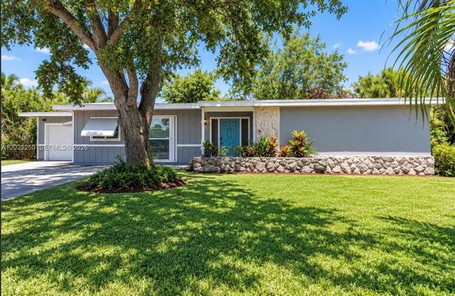 982 Sw Airoso Boulevard, Port St. Lucie