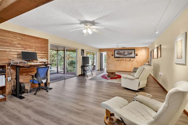5 of 43 - 2048 Sw 28th Terrace, Fort Lauderdale, FL