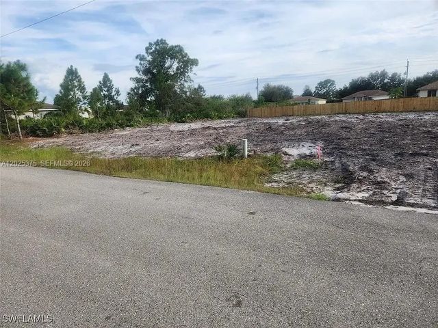 4 of 5 - 2513 43rd Street W, Lehigh Acres, FL