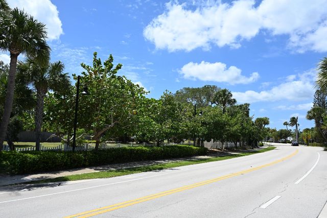 5 of 14 - 18019 N Highway A1a, Jupiter, FL