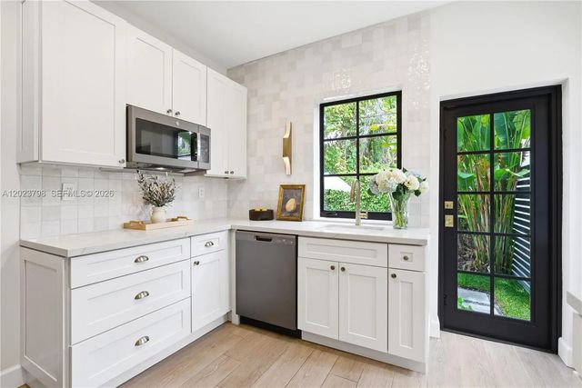 5 of 22 - 1220 Cordova Street, Coral Gables, FL