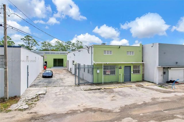 7525 Ne 3rd Place, Miami