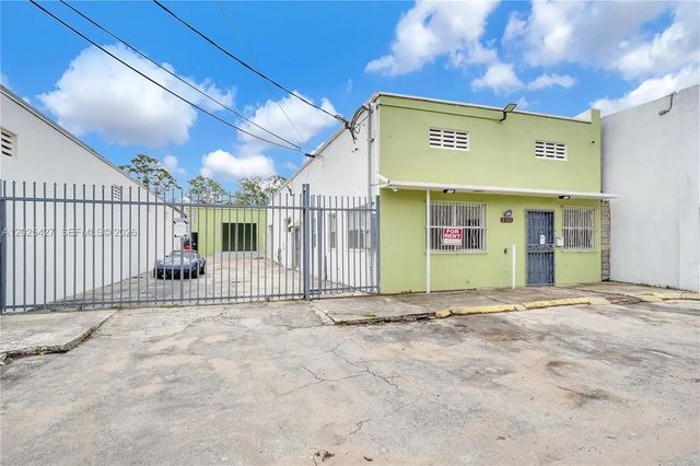 2 of 9 - 7525 Ne 3rd Place, Miami, FL