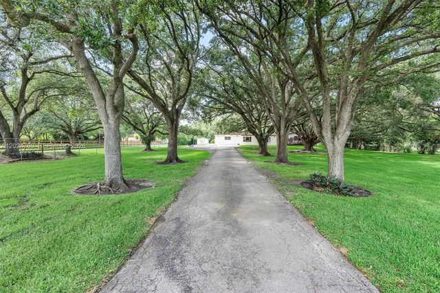 2 of 31 - 13821 Mustang Trail, Southwest Ranches, FL