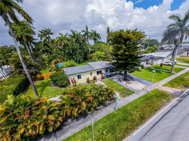 3 of 75 - 548 East Drive, Miami Springs, FL