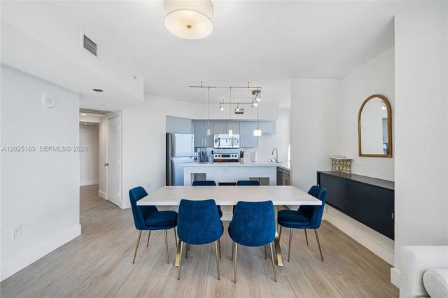 4 of 27 - 1330 West Avenue #2107, Miami Beach, FL
