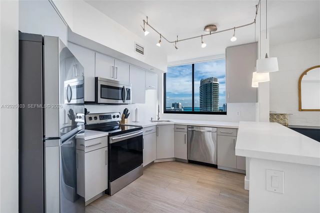 5 of 27 - 1330 West Avenue #2107, Miami Beach, FL