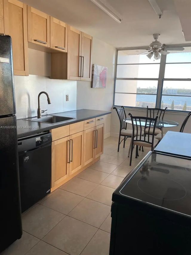 3 of 23 - 18021 Biscayne Boulevard #1701, Aventura, FL