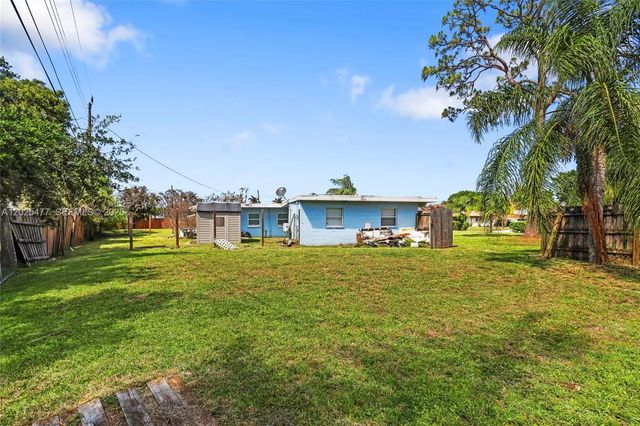 2 of 47 - 310 E Olive Avenue, Port St. Lucie, FL