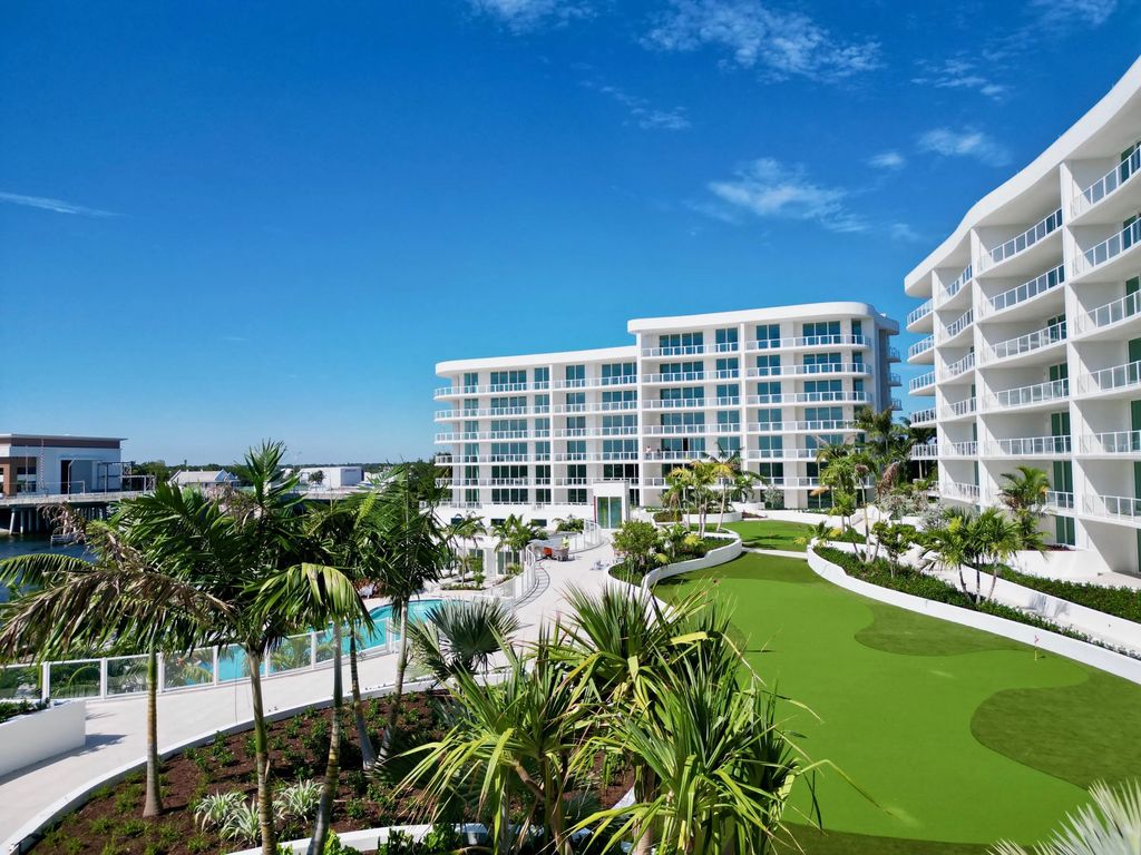 2200 Pga Boulevard #205, Palm Beach Gardens