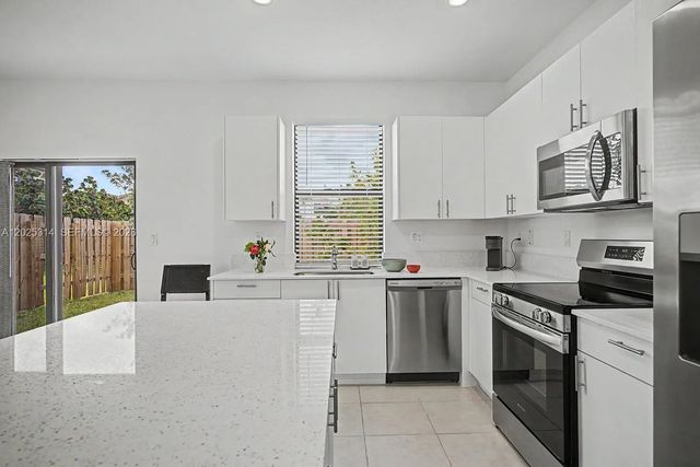 3 of 27 - 13170 Sw 232nd Lane, Miami, FL